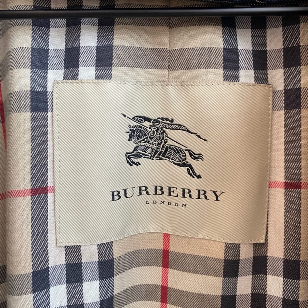 Burberry Men’s Black Long Waterloo Heritage Trench Coat, Size 34 - Picture 3 of 16